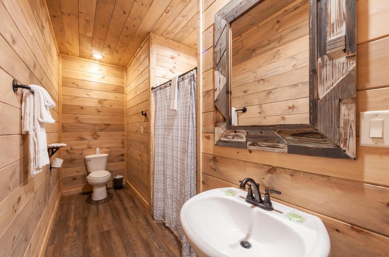 Thunder Mountain Lodge Cabin Sevierville Bagian luar foto