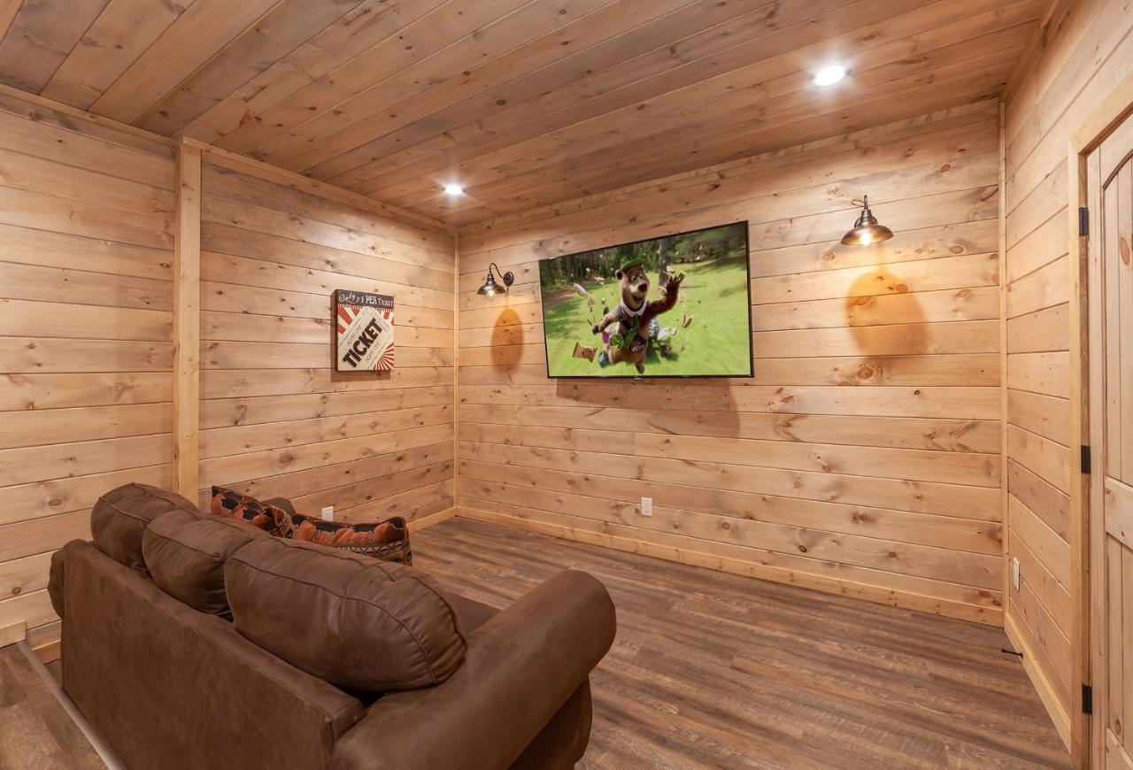 Thunder Mountain Lodge Cabin Sevierville Bagian luar foto
